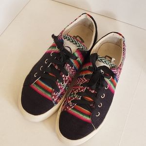 Quilla Craft Aztec Embroidered Sneaker